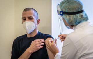 Prvo cijepljenje protiv COVID-19