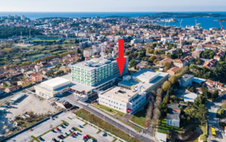 Prikaz bolničkog kompleksa iz zraka